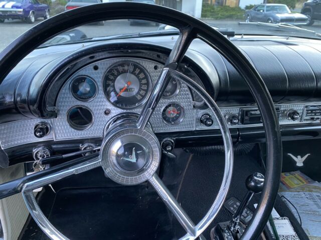 Ford Thunderbird Hardtop 1957 image number 8