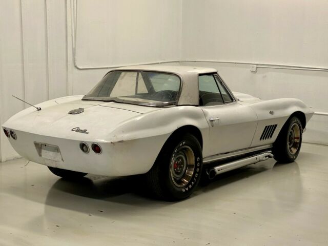 Chevrolet Corvette 1964 image number 26