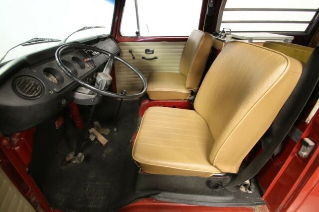 Volkswagen Bus/Vanagon 1971 image number 28