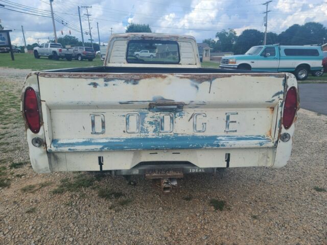 Dodge D200 1967 image number 24