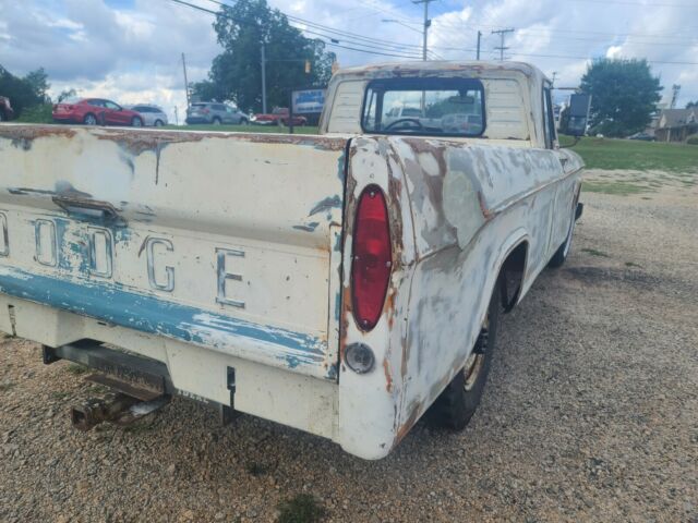 Dodge D200 1967 image number 26