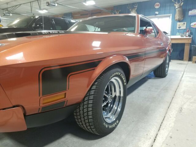 Ford Mustang 1973 image number 28