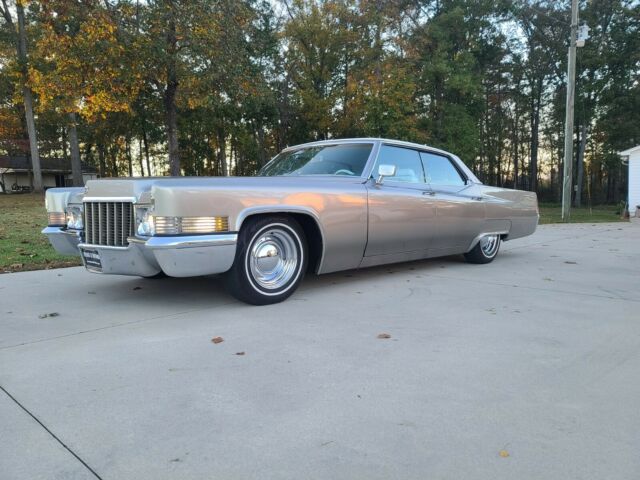 Cadillac DeVille 1970 image number 17