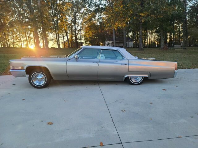 Cadillac DeVille 1970 image number 30