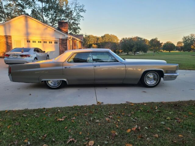 Cadillac DeVille 1970 image number 4