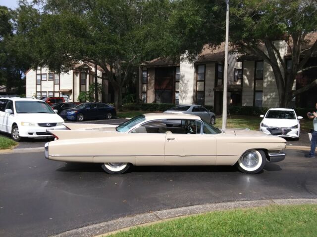 Cadillac Series 62 1960 image number 1