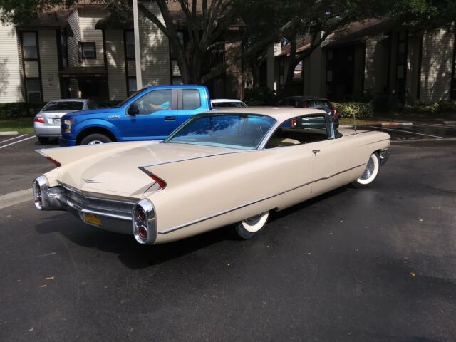 Cadillac Series 62 1960 image number 29