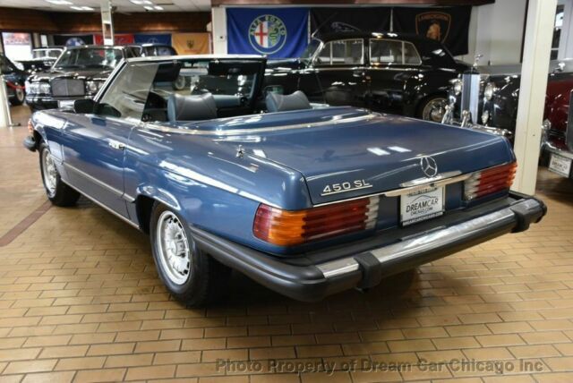 Mercedes-Benz SL-Class 1975 image number 15