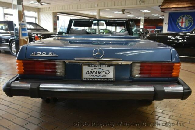 Mercedes-Benz SL-Class 1975 image number 16