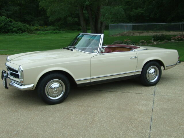 Mercedes-Benz SL-Class 1967 image number 1