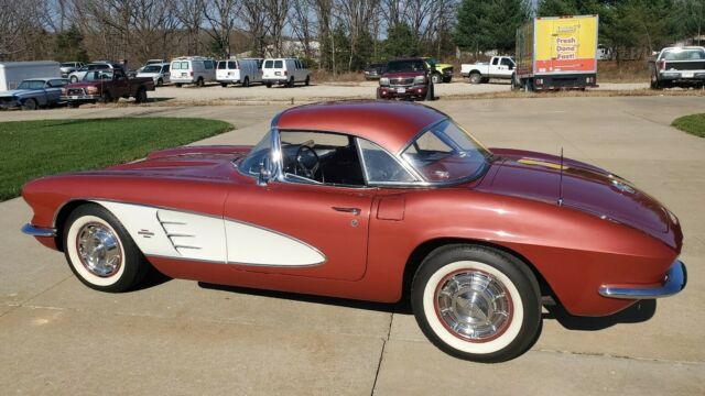 Chevrolet Corvette 1961 image number 1