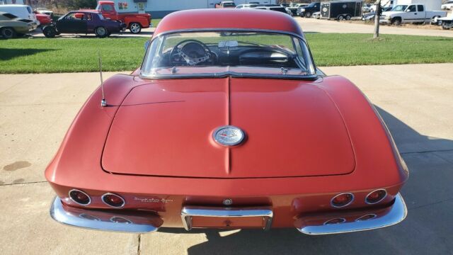 Chevrolet Corvette 1961 image number 24