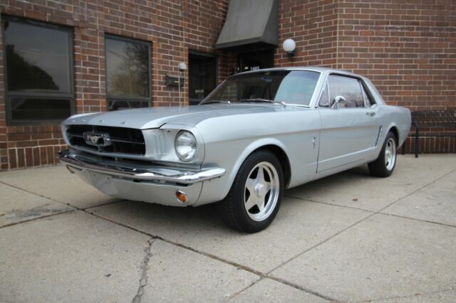 Ford Mustang 1965 image number 0