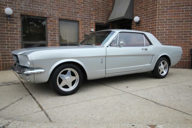 Ford Mustang 1965 image number 1