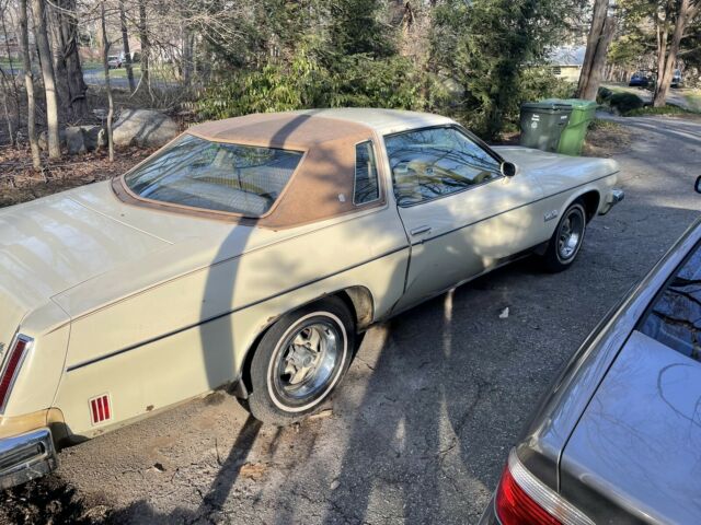 Oldsmobile Cutlass 1974 image number 28