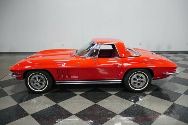 Chevrolet Corvette 1965 image number 23