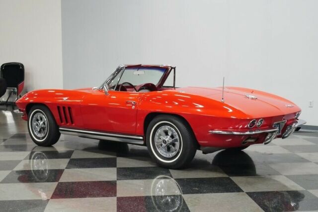 Chevrolet Corvette 1965 image number 32