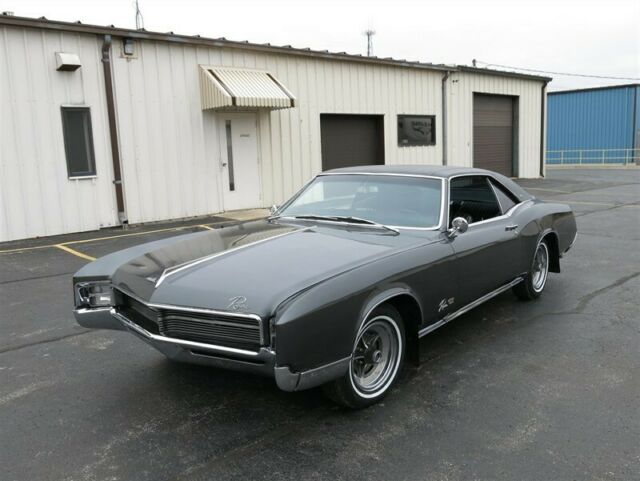 Buick Riviera 1967 image number 0