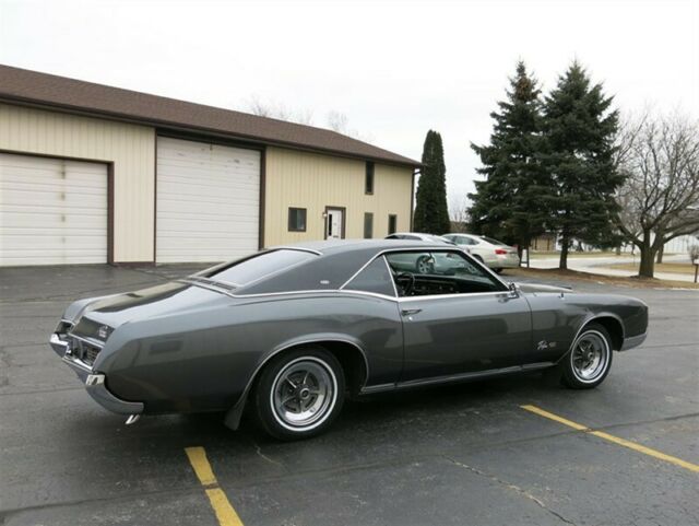 Buick Riviera 1967 image number 12