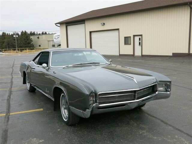 Buick Riviera 1967 image number 17