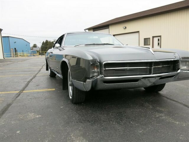 Buick Riviera 1967 image number 20