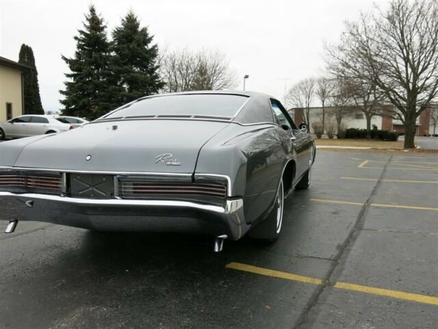 Buick Riviera 1967 image number 21