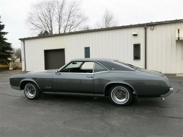 Buick Riviera 1967 image number 29