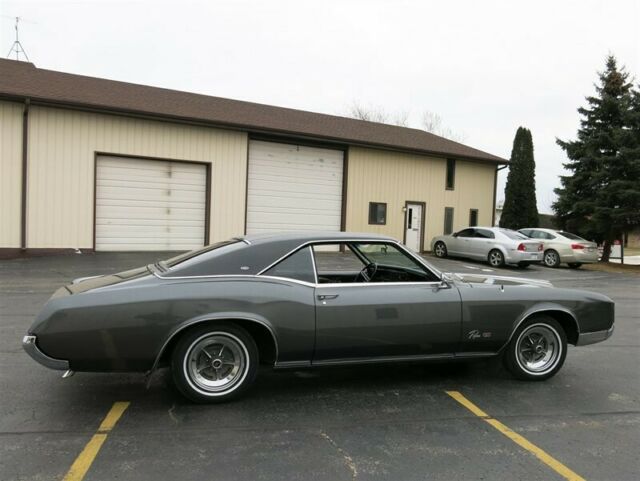 Buick Riviera 1967 image number 37