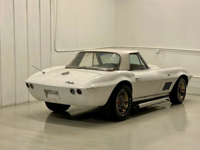 Chevrolet Corvette 1964 image number 25