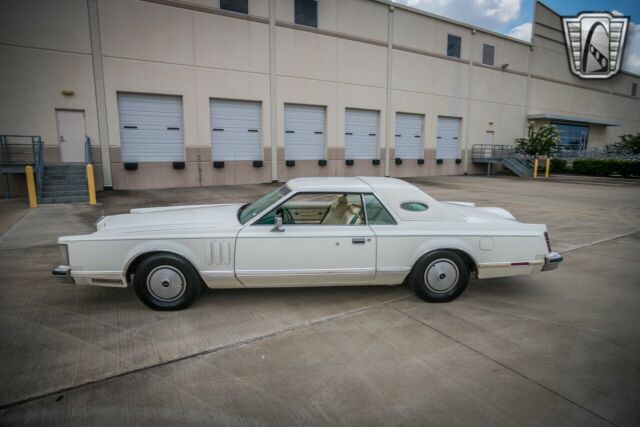 Lincoln Continental 1977 image number 29