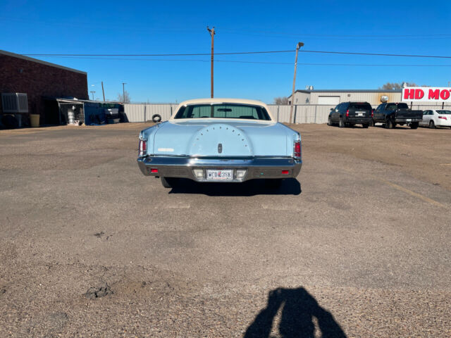 Lincoln Continental 1970 image number 2