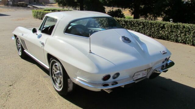 Chevrolet Corvette 1966 image number 30