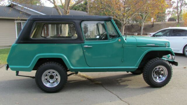 Jeep Jeepster 1969 image number 26