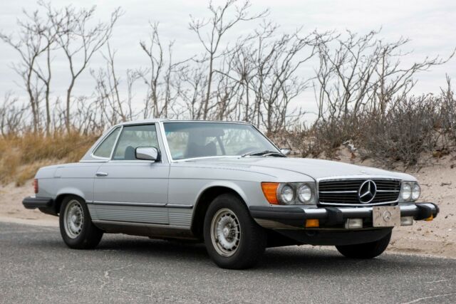 Mercedes-Benz SL-Class 1977 image number 26