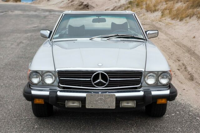 Mercedes-Benz SL-Class 1977 image number 29