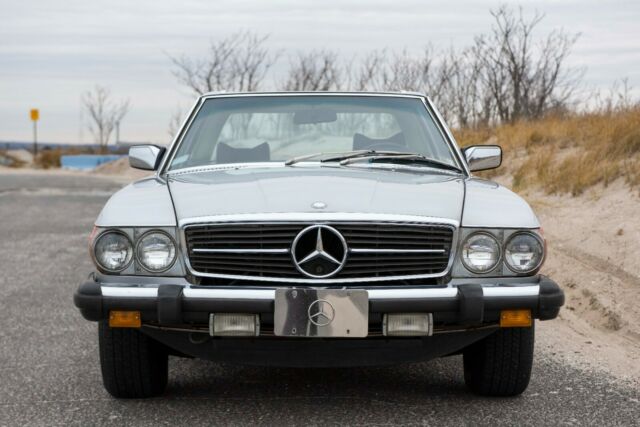 Mercedes-Benz SL-Class 1977 image number 30