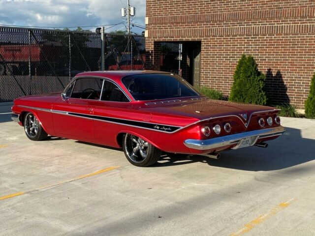 Chevrolet Impala 1961 image number 5