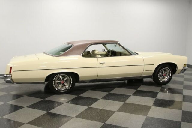 Pontiac Bonneville 1971 image number 15