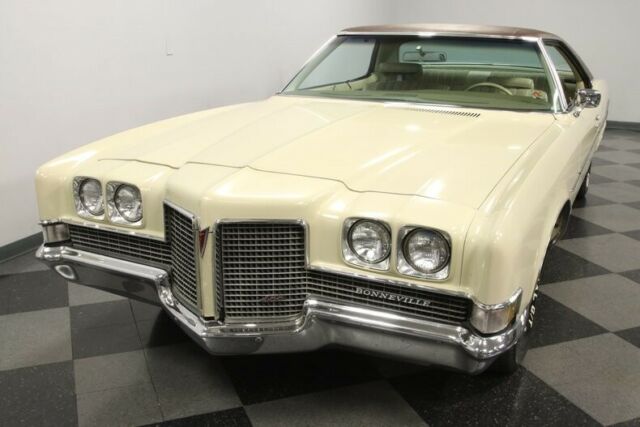 Pontiac Bonneville 1971 image number 21