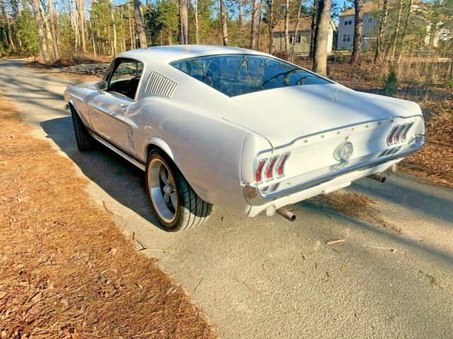 Ford Mustang 1967 image number 28