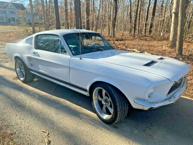 Ford Mustang 1967 image number 29