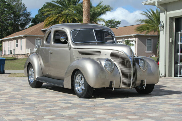 Ford Deluxe 1938 image number 25