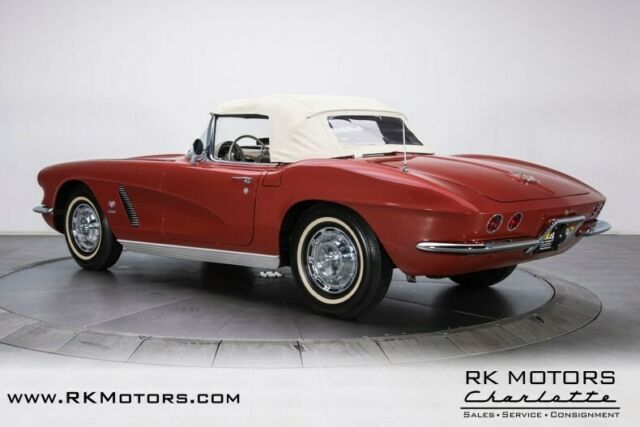 Chevrolet Corvette 1962 image number 14