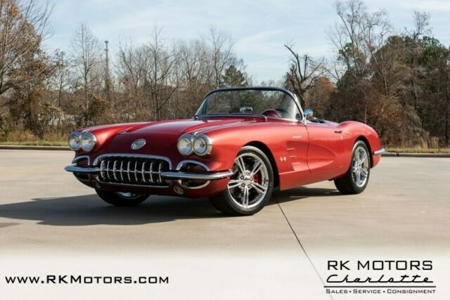 Chevrolet Corvette 1960 image number 2