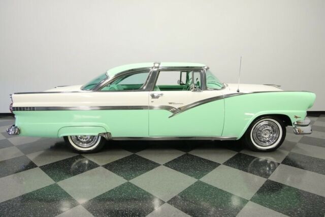 Ford Crown Victoria 1956 image number 15