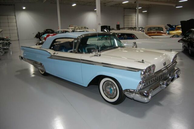 Ford Fairlane 500 Galaxie Sunliner 1959 image number 10