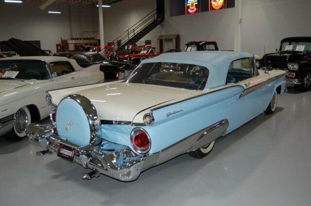 Ford Fairlane 500 Galaxie Sunliner 1959 image number 12