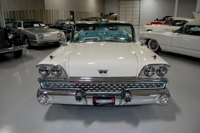 Ford Fairlane 500 Galaxie Sunliner 1959 image number 25