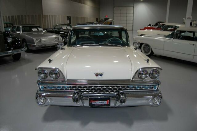 Ford Fairlane 500 Galaxie Sunliner 1959 image number 33