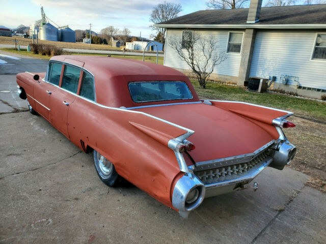 Cadillac Fleetwood 1959 image number 2